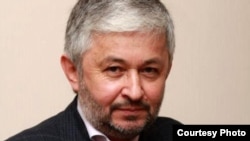 Лидер таджикского оппозиционного движения «Ватандор» и редактор оппозиционной газеты «Чароги Руз» Дододжон Атовуллоев.