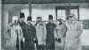 După trecerea frontului: Gorsky-Deculescu-Lazăr alături de ofițeri superiori (Foto: V. Gorsky, Pribeag în țara mea..., 1925)