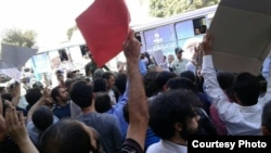 Around 200 demonstrators gathered in front of the parliament demanding the release of labor leader on hunger strike,