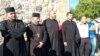 Собрание во дворе Армянской апостольской церкви в Ахалцихе. 29 сентября 2020 г. (Первый слева – иерей Торгом Варданян, духовный пастырь Ахалцихского района)