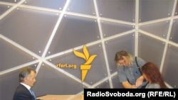 Мустафа Джемілєв у студії Радіо Свобода