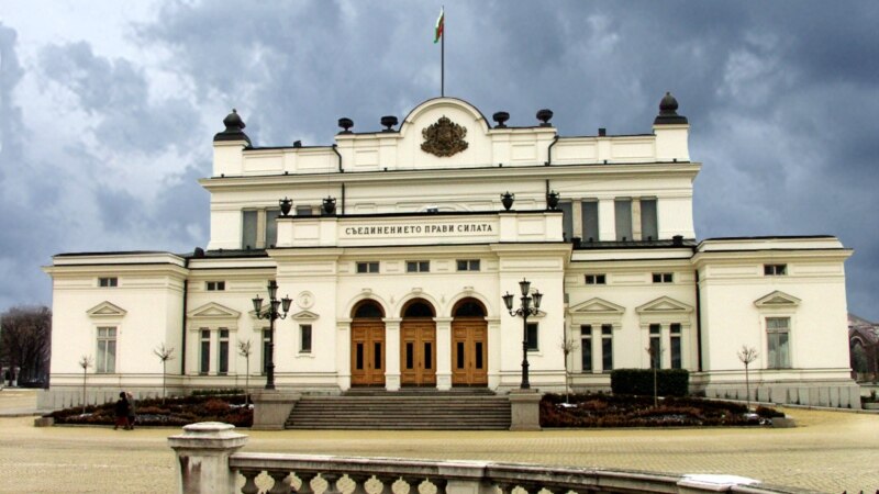 Во Бугарија сè поизвесни нови парламентарни избори