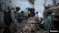 Pamje nga shkatërrimet që ka shkaktuar tërmeti i sotëm në Pakistan