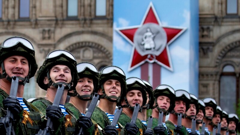 Rusia do të zhvillojë paradë në përkujtim të Luftës së Dytë Botërore