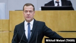 Дмитрий Медведев на пленарном заседании Государственной думы 8 мая