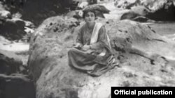 კადრი კინოფილმ "ქრისტინედან" (1918)