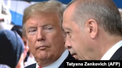 Președintele american Donald Trump și președintele Turciei Recep Tayyip Erdogan, la summitul NATO, Bruxelles, 11 iunie 2018