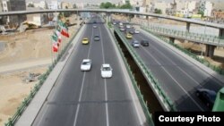 نمایی از بزرگراه امام علی در تهران