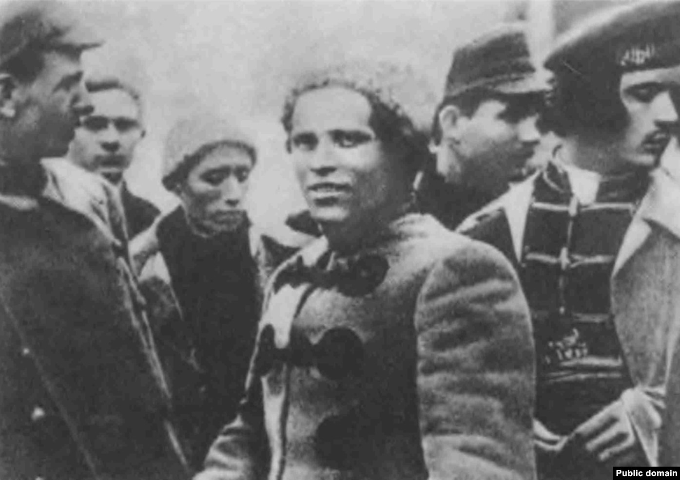 Нестор Махно не був великим теоретиком анархізму, але зате був практиком. Він дуже популярний в молодіжних середовищах далеко за межами України