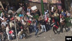 محتجون في ميدان التحرير بالقاهرة