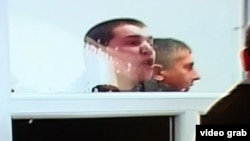 Пограничник Владислав Челах на скамье подсудимых. Талдыкорган, 21 ноября 2012 года. 