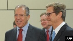 Sergei Lavrov dhe Guido Vestervelle në një takim të tyre të mëparshëm