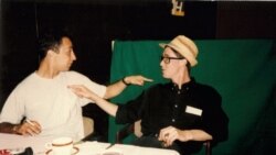 Зоран Стевановиќ, новинар на ТВ Ројтерс и Пол Маршанд во хотелот Холидеј Ин