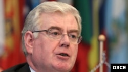 ԵԱՀԿ-ի գործող նախագահ, Իռլանդիայի արտգործնախարար Իմոն Գիլմոր 