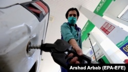 تصویر آرشیف: یک پمپ استیشن تیل در پاکستان 