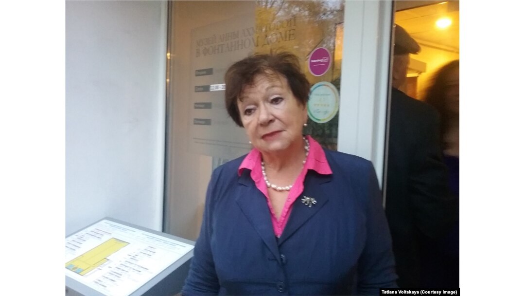 Нина Попова