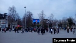 Севастопольцы смотрят прямую линию Владимира Путина