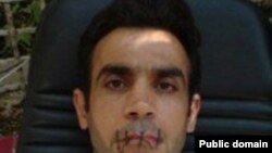 حمید صادقی پس از دوختن دهان خود و اعتصاب غذا در ماه اوت گذشته پناهندگی گرفت
