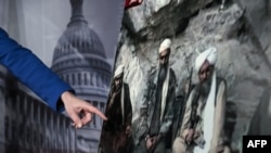 ShBA - Senatori amerikan Kelly Ayotte tregon me gisht se cili është Sulaiman Abu Ghaith (M) gjatë një konference për shtyp në Capitol Hill, të Washington (Ilustrim)
