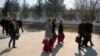 В Туркменистане продлили школьные каникулы, в селах раздают оксолиновую мазь. Власти борются с распространением COVID-19
