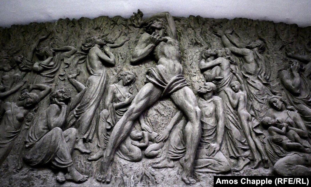 Ересектерге арналған «Секс әлемі» хабары Құл және қатал қожайын