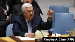 محمود عباس می‌گوید به رسمیت شناختن کشور فلسطین «مذاکرات صلح را تقویت می‌کند و با آن منافاتی ندارد».