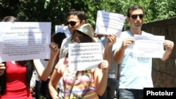 Armenia - A demonstration against pension reform outside the parliament building in Yerevan, 18Jun2014.