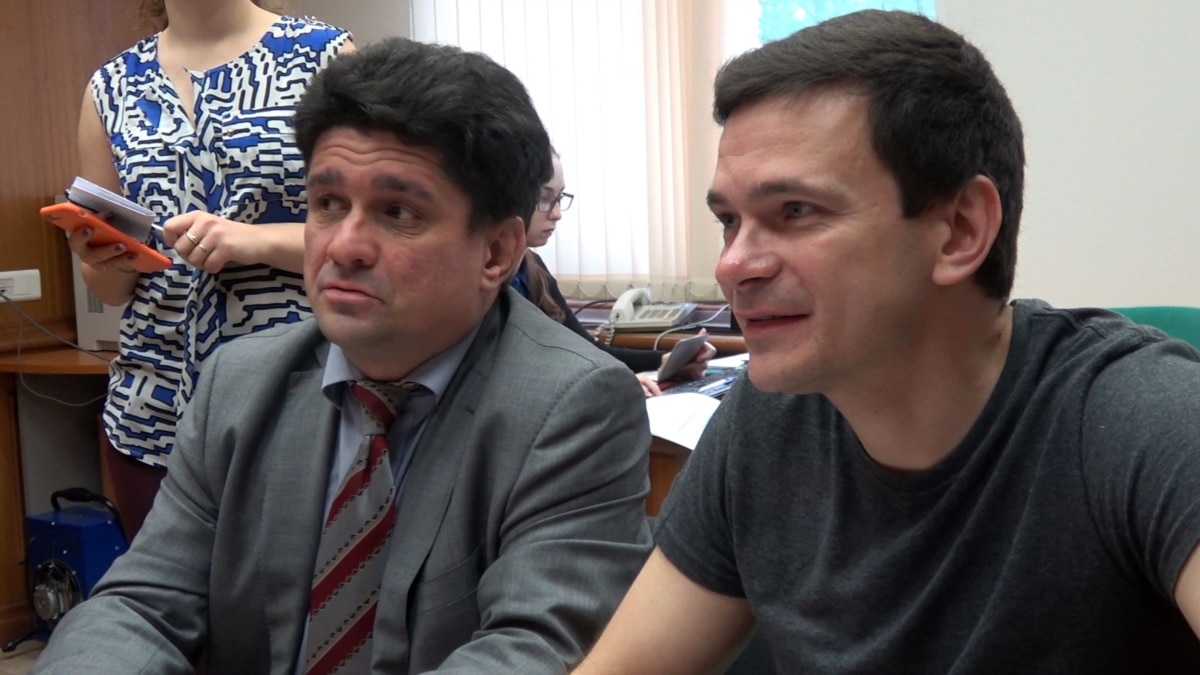 Russian Lawyer Who Defended Noted Opposition Figures Flees Country
