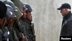 Джо Байден посещает центр подготовки афганских военных