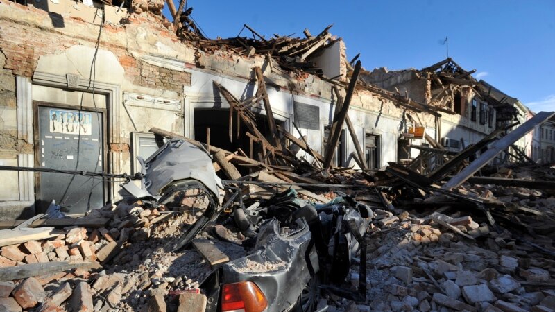 Најмалку 20 лица повредени во земјотресот во Петриња 