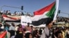 مظاهره کننده‌گان در سودان خواهان سپردن قدرت به یک حکومت ملکی شدند
