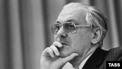 Poet Sergei Mikhalkov, 1971