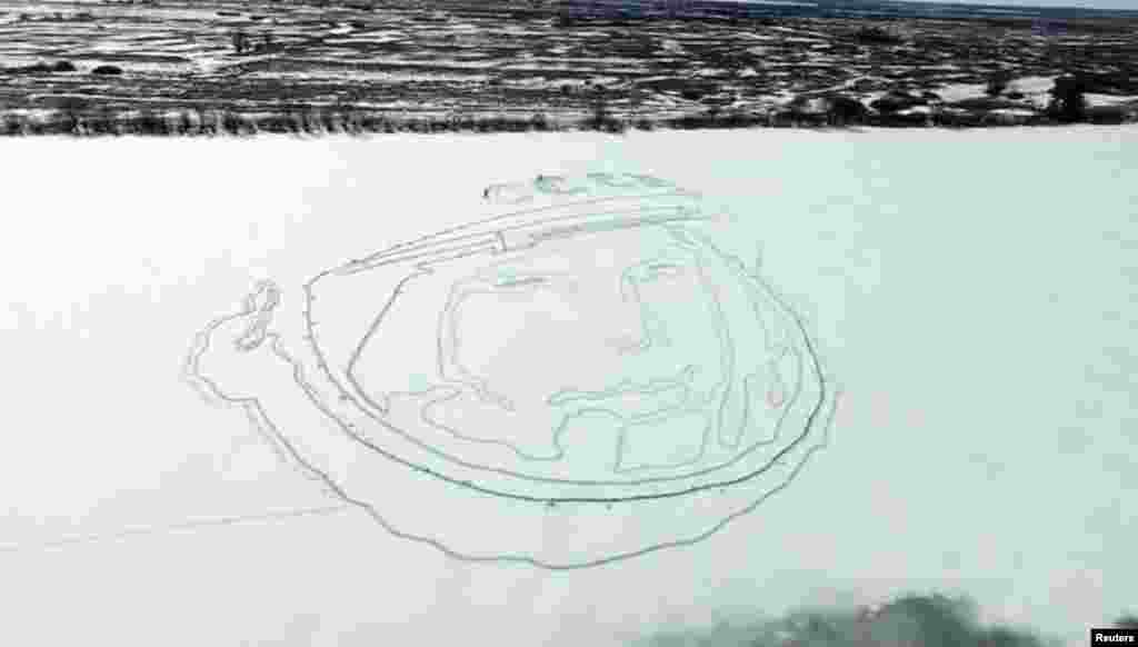 To commemorate the 55th anniversary of the first manned space flight, Russian activists Aleksei Busarov and Oleg Butsky drew a huge portrait of Gagarin on the ice of a frozen lake. To do that, they used satellite navigation equipment and spades.