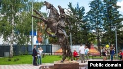 Томскида Ермакка куелган һәйкәл