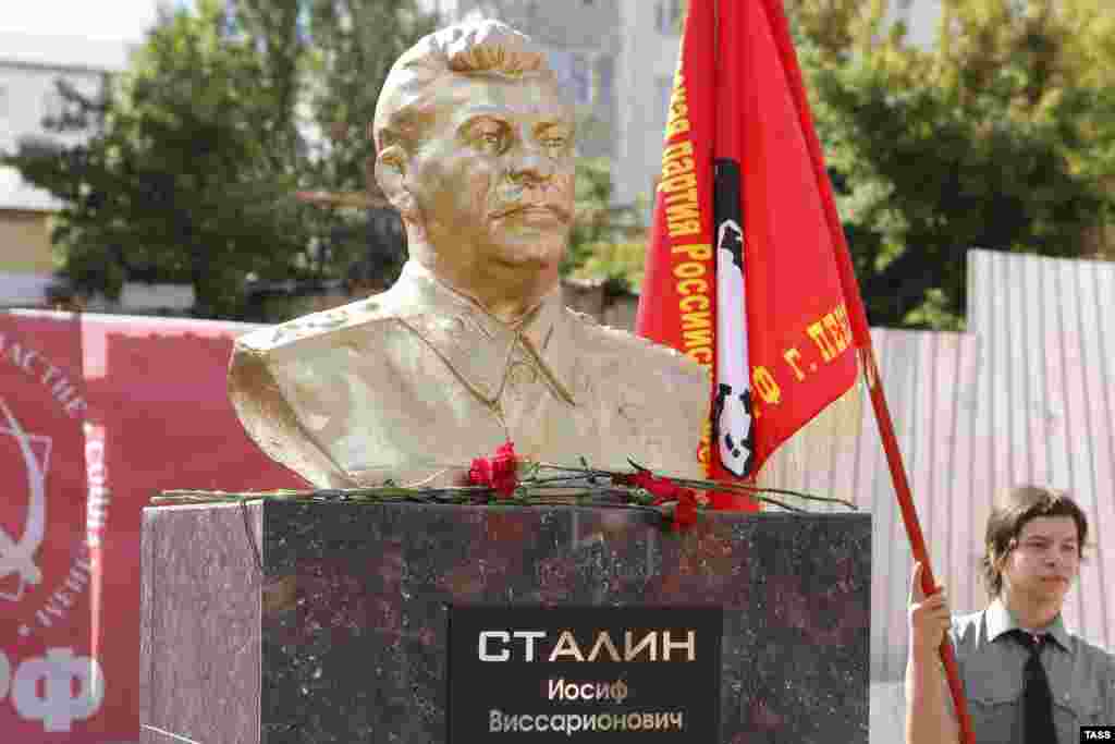 Похожий бюст Сталина был установлен в Пензе совсем недавно – в начале сентября