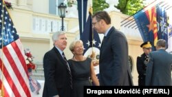 Američki ambasador Kajl Skat i predsednik Srbije Aleksandar Vučić na proslavi Dana nezavisnosti SAD u Beogradu