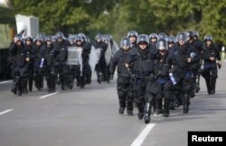 Спецзагін поліції поспішає на допомогу