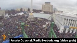 Screen grab from RFE/RL's Ukrainian Service's 8 December video at Euromaidan rally in Kyiv.