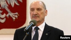 Польша қорғаныс министрі Антони Мацеревич.