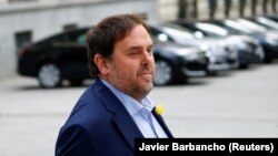 Усунений із посади віце-президента Каталонії Оріол Жункерас прибуває до Національного суду в Мадриді, 2 листопада 2017 року
