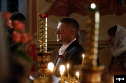 Ponomariov la biserică in Sloviansk, 18 mai.