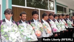 Молодые афганцы на свадьбе. Провинция Парван, 17 ноября 2012 года.