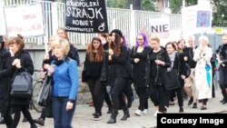 Протесты 3 октября против закона об абортах в Варшаве, фото Gazeta Wyborcza
