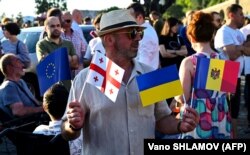 Під час акції у Тбілісі за день до очікуваного рішення Єврокомісії щодо заявок України, Молдови та Грузії на членство в Євросоюзі. Тбілісі, 16 червня 2022 року