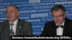 Посол Литви в Україні Петрас Вайтєкунас (праворуч), Київ, 19 грудня 2011 року