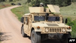 Американский армейский вездеход Humvee в штате Южная Дакота. Иллюстративное фото.