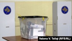 Glasačka kutija na jednim od izbora na Kosovu