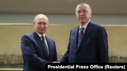 Туркия президенти Ражаб Тоййиб Эрдўғон ва Россия президенти Владимир Путин, Истанбул, 2020 йил 8 январи.