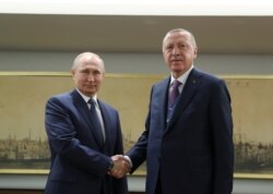 Путін (л) та Ердоган (п) під час зустрічі 8 січня в Стамбулі