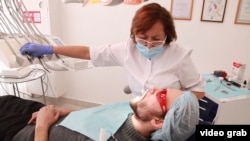 В кабинете стоматолога (иллюстративное фото)